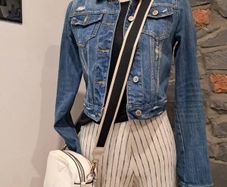 Hollister denim jacket. Excellent condition.