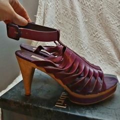 Ladies shoes
