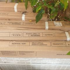 Large porcelain tiles