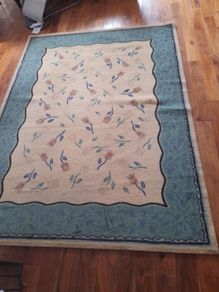 1.7m x 2.3m rug