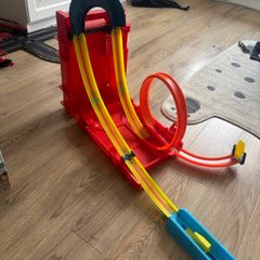 Hot Wheels Stunt Track Set