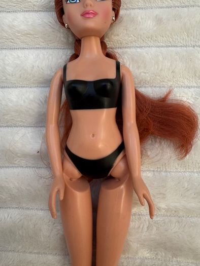 Shrek Princesses Princess Fiona Kung Fu Action Doll Dreamworks 2007 Used Her legs are a bit too lose Please see photos