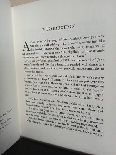 Pride and Prejudice by Jane Austen. Illustrated by Jenny Thorne (HQ889)