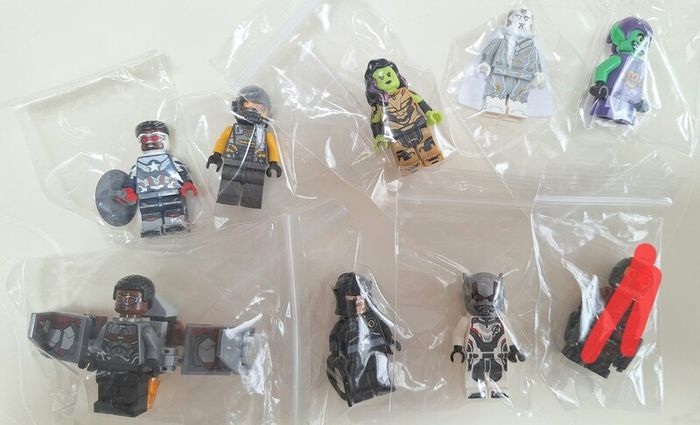 Lego Minifigures - Marvel & DC