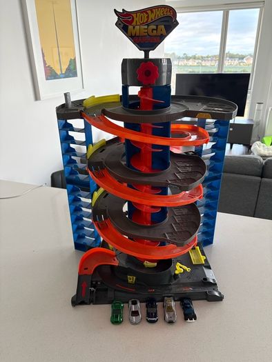 Hot Wheels Mega Garage Set