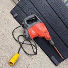 Hilti TE 1000-AVR HiDrive 110V Concrete Demolition Breaker  and Chisel.