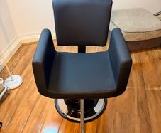 Beauty/Barber Chair