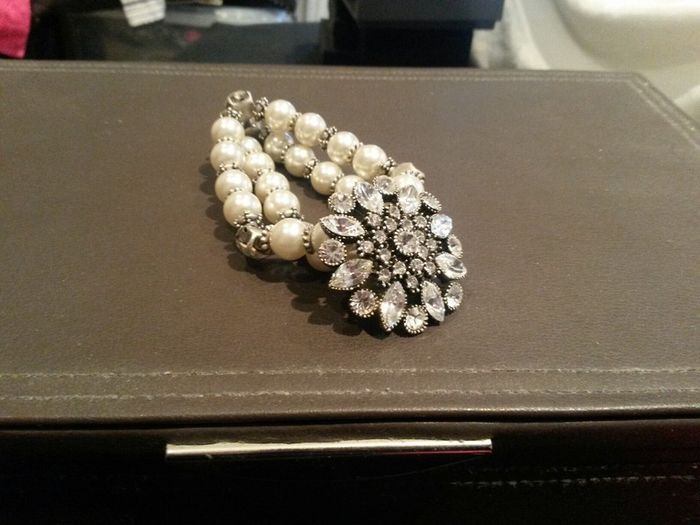Pearl and diamante stretch bracelet