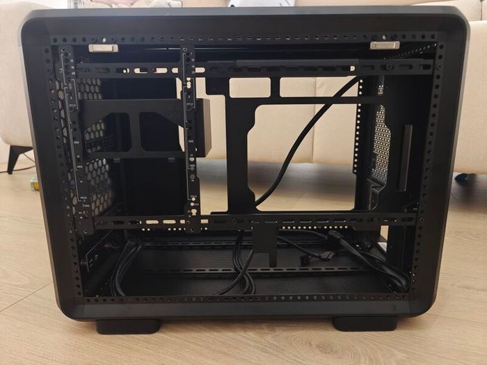 Cooler Master MasterFrame 400