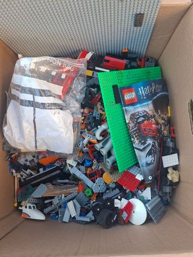 Enormous box of mixed Lego sets