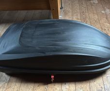 Roof box