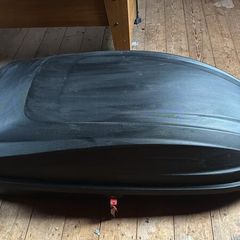 Roof box