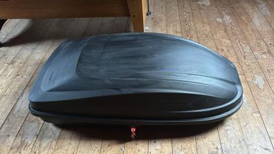 Roof box