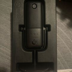 Elgato Wave:3 with boom arm, pop filter and shock absorber