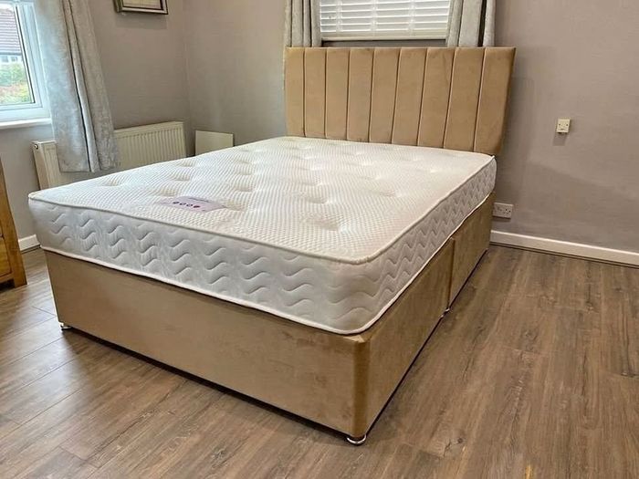 Divan bed having storage drawers for sale