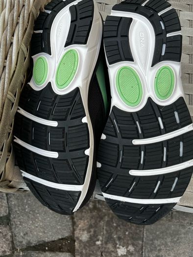 Brooks ladies Dyad trainers