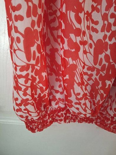Ladies Top/Soft Chiffon Finish .. Size: 14 UK