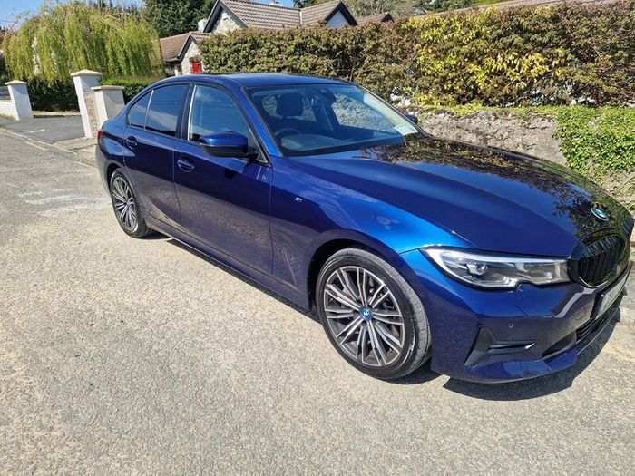 Bmw 330e.   2020