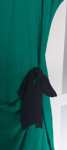 Green Dress, Danhen, Size 42, Brand New