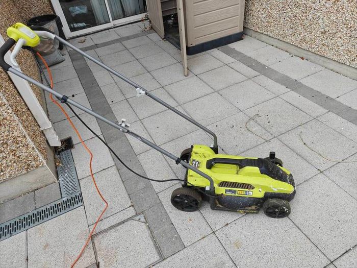 Ryobi Electric Lawnmower