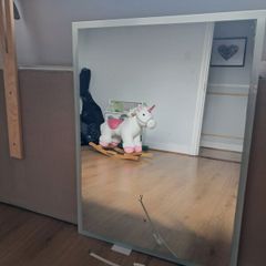 Bathroom mirror with light