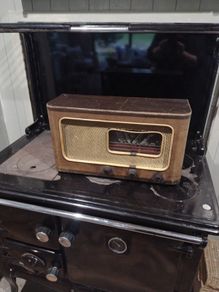 Vintage radio