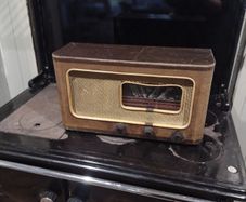 Vintage radio