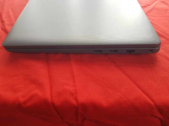 Dell Latitude 3540,i5 Cpu (13th gen) 32 GB, 512 GB Storage .