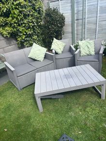 4 piece garden furniture set.