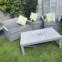 4 piece garden furniture set.