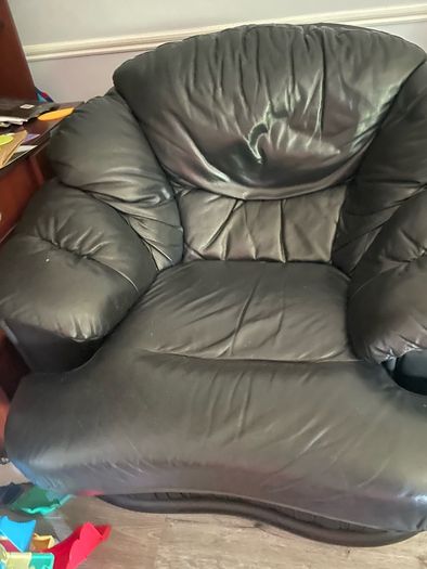 Couch and two armchairs