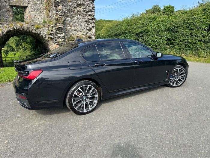 BMW 7-Series 2021