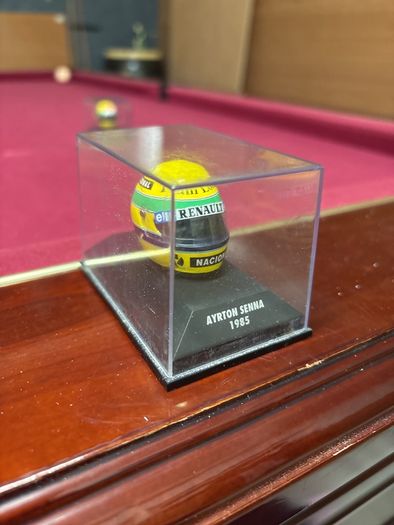 Ayrton Senna Helmet 1985 1:8 Minichamps