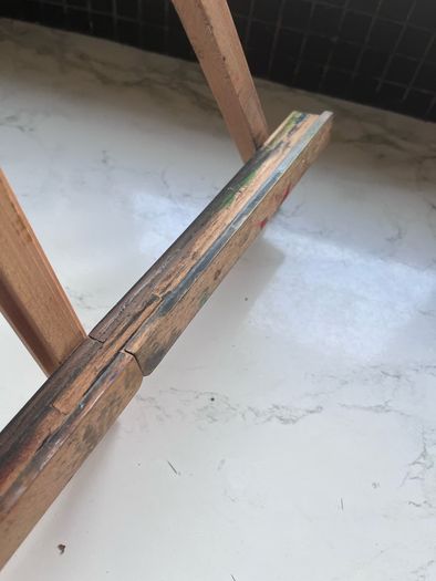 Easel