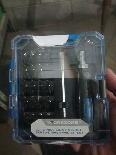 22 pc precision ratchet screwdriver and bit set