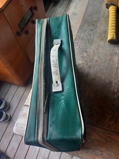 Aer Lingus case, 1970s, carry on, D18 post 8e