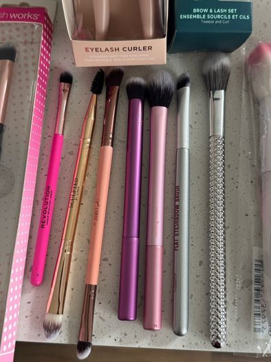 Makeup brushes new 100% genuine