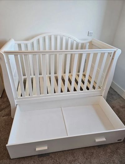 White Oslo sleigh cot bed