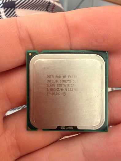 Bundle of 20 Vintage Intel CPUs  Core 2 Duo Core 2 Quad Xeon Socket 775 771