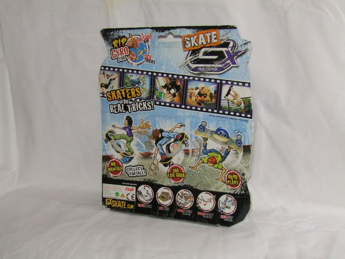 Lot of 3 packets of gx skate racers skateboard tricks skaters gyro power rip cord gift fingerboard tech deck mini skateboard made by Jakks Pacific 2009 brand new sealed