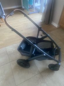 uppa baby v2 vista