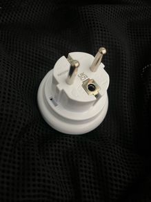 EU to UK power socket adapter convertor