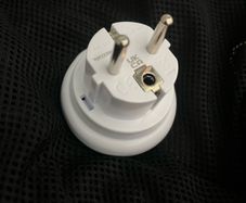 EU to UK power socket adapter convertor
