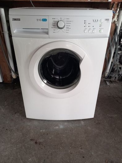 Zanussi 8kg washing machine