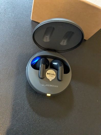 LG UT90Q earphones