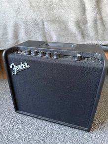 Fender Mustang LT25