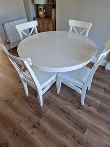 Dining Table & 4 Chairs