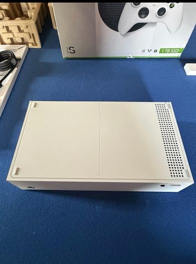 Xbox Series S Console, 1TB, Robot White,
