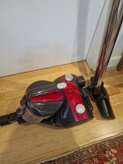 Bagless Vacuum cleaner ESSENTIALS