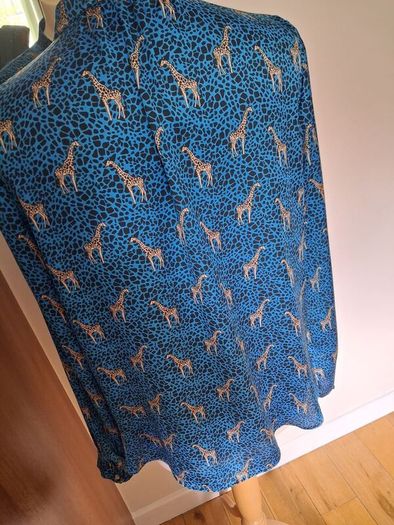 Gallery Top Size 12 Stunning Giraffe Pattern